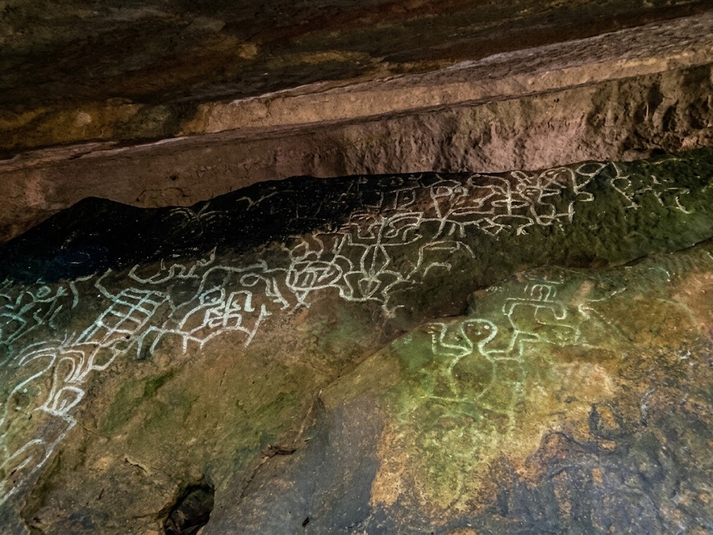 Vestigios Mokana: Piojó es uno de los asentamientos más importantes de la comunidad indígena Mokana. En diversas zonas rurales y senderos se conservan grabados en piedra y yacimientos arqueológicos que representan la memoria ancestral del municipio.